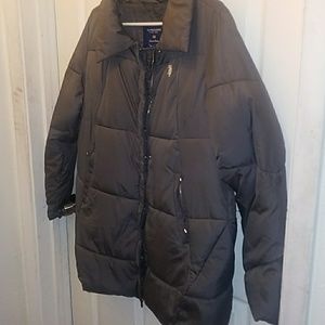 A large women pollo jacket.